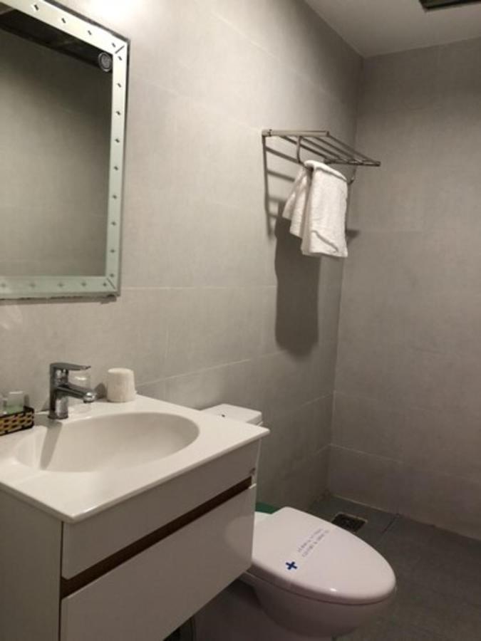 Quynh Huong Hotel Ho Chi Minh City Exterior photo